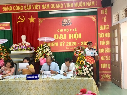 Đồng chí Nguyễn Bình Chủ nhiệm UBKT, Chánh Thanh Tra phát biểu chỉ đạo Đại hội
