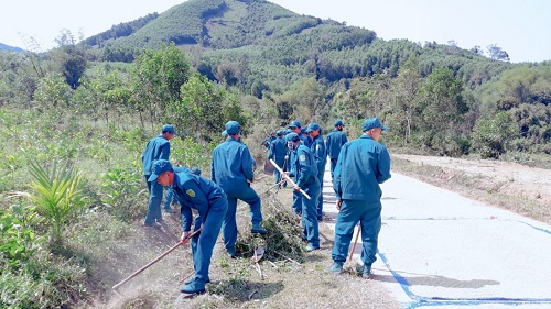 Lực lượng DQTV tham gia tổng dọn vệ sinh Trường tiểu học Long Mai