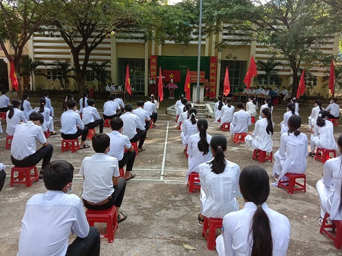 Toàn cảnh khai giảng Trường THPT Minh Long