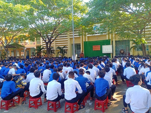 Minh Long: Tổ chức tuyên truyền an toàn giao thông cho học sinh THPT trên địa bàn huyện