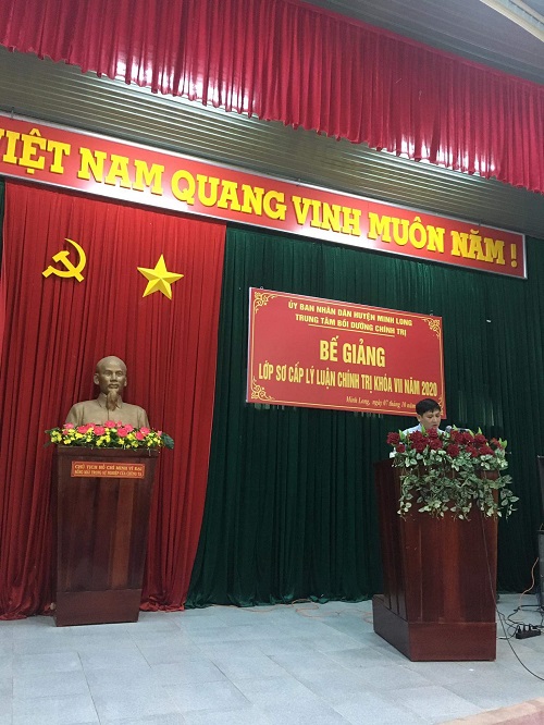 Minh Long: Bế giảng lớp Sơ cấp lý luận Chính trị Khóa VII năm 2020.