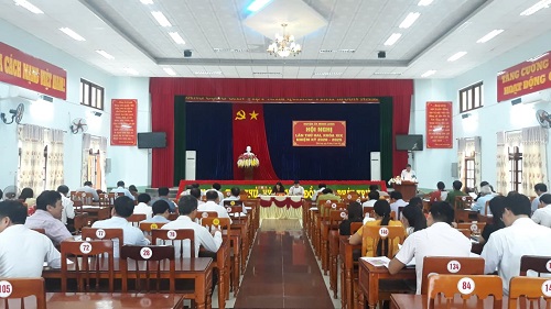 Minh Long: Hội nghị Huyện ủy mở rộng.