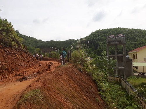 Đoàn lãnh đạo UBND huyện kiểm tra công tác phòng chống lụt bão tại xã Long Môn