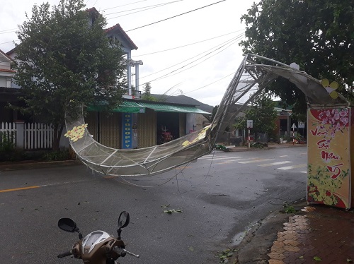Miền núi Minh Long thiệt hại nặng nề sau cơn bão số 9