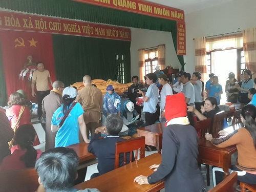 400 suất quà đến với người dân hai xã Long Sơn và Long Mai bị ảnh hưởng cơn bão số 9