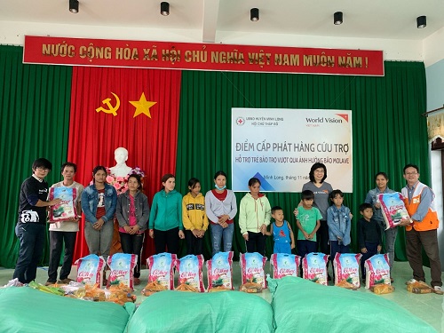 Chương trình phát triển vùng Minh Long tặng quà xã Long Sơn