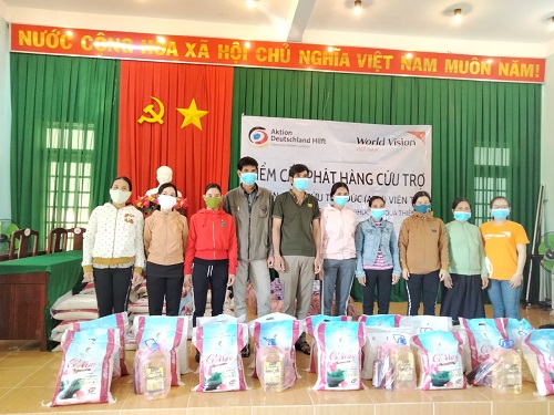 Xã Thanh An: Tiếp nhận và cấp phát quà của Chương trình phát triển vùng huyện Minh Long