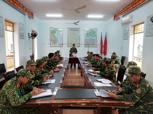 Ban CHQS huyện Minh Long tổ chức luyện tập chuyển trạng thái sẵn sàng chiến đấu “LT - 21”