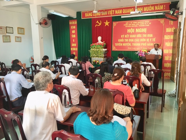 Khối thi đua các đơn vị Y tế tuyến huyện, thị xã, thành phố của tỉnh Quảng Ngãi ký kết giao ước thi đua năm 2021