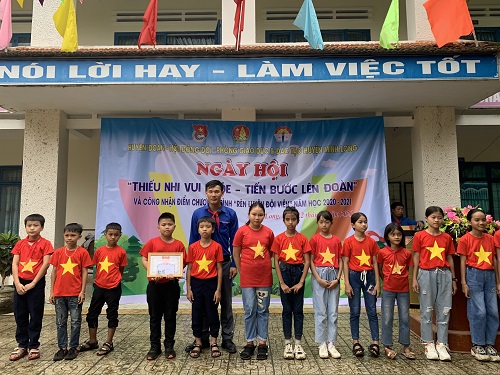 Minh Long: tổ chức Ngày hội “Thiếu nhi vui khỏe - Tiến bước lên Đoàn” và triển khai điểm Công nhận chương trình Rèn luyện đội viên năm học 2020 - 2021