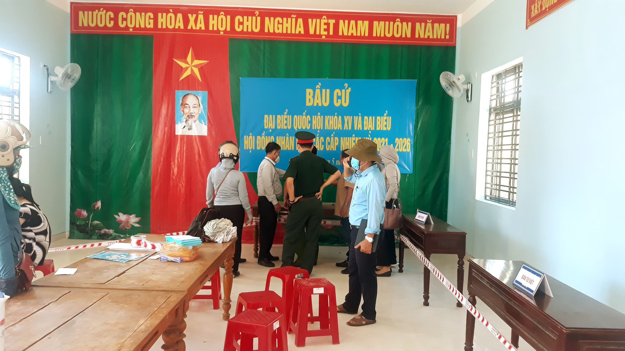Đoàn kiểm tra số 3 của Ban chỉ đạo công tác bầu cử huyện kiểm tra công tác bầu cử tại xã Thanh An.