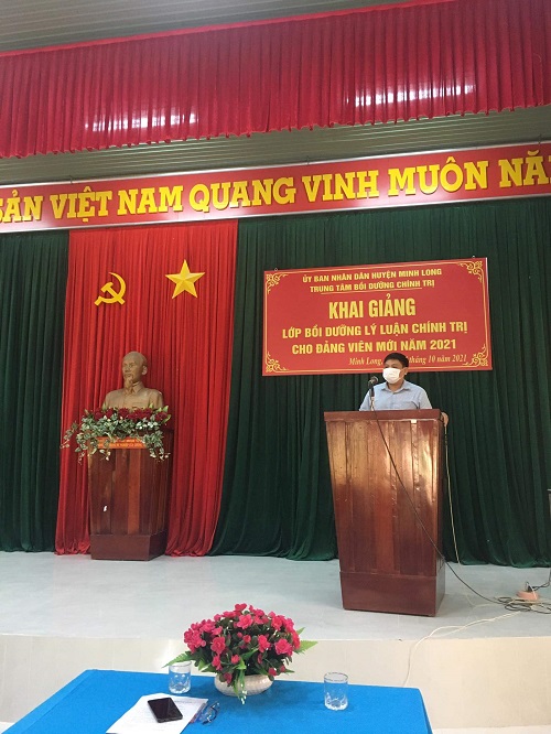 Minh Long: Khai giảng lớp bồi dưỡng lý luận Chính Trị cho Đảng viên mới năm 2021