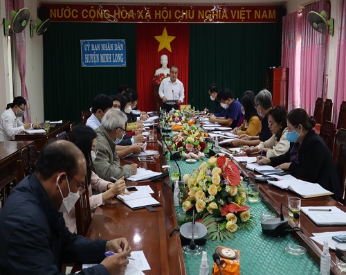 Phó Chủ tịch UBND tỉnh Trần Hoàng Tuấn: Làm việc với UBND huyện Minh Long