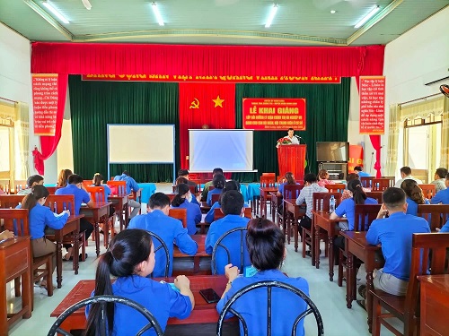 Minh Long: Khai giảng lớp bồi dưỡng lý luận chính trị và nghiệp vụ dành cho cán bộ Đoàn thanh niên cơ sở năm 2022.