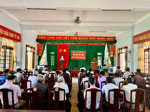 Tập huấn công tác Quốc phòng - An ninh cho cán bộ, Họi viên nông dân huyện Minh Long