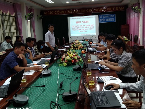 Huyện Minh Long tổ chức tập huấn chứng thực bản sao điện tử từ bản chính trên cổng Dịch vụ công quốc gia