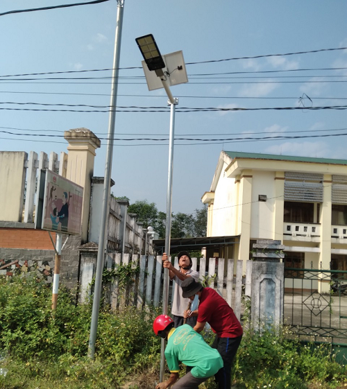 Hội Nông dân xã Long Hiệp thực hiện công trình “Thắp sáng đường quê”
