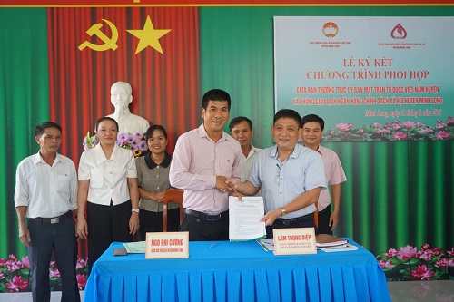 Lễ ký kết Chương trình phối hợp giữa Ủy ban MTTQ Việt Nam huyện với Phòng giao dịch Ngân hàng Chính sách Xã hội huyện