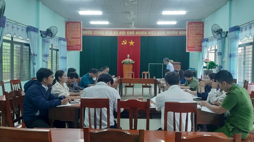 Đoàn Giám sát số 27 của Ban Chỉ đạo công tác tôn giáo huyện tổ chức giám sát Ban Chỉ đạo và đồng chí Trưởng Ban Chỉ đạo công tác tôn giáo xã Long Mai