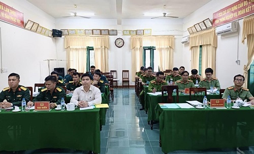 Minh Long: tiếp tục thực hiện có hiệu quả quy chế phối hợp giữa lực lượng công an và quân sự huyện.