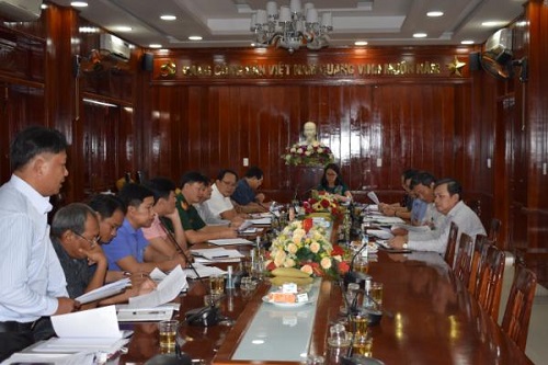 Ban Thường vụ Huyện ủy làm việc với Ban Thường vụ Đảng ủy xã Long Mai