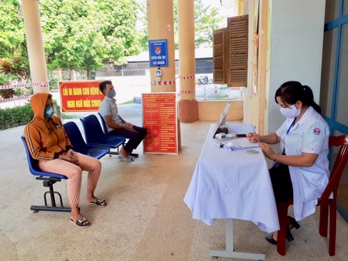 Trung tâm y tế huyện Minh Long thực hiện nghiêm giãn cách xã hội