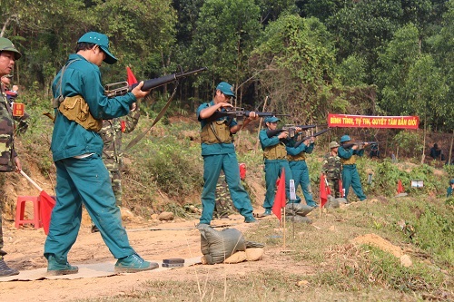 Minh Long: sau 4 năm thực Đề án tổ chức lực lượng dân quân trực thường xuyên bảo vệ trụ sở ủy ban nhân dân xã.