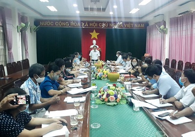 UBND huyện Minh Long họp khẩn triển khai phòng, chống dịch bệnh Covid - 19 trên địa bàn huyện.