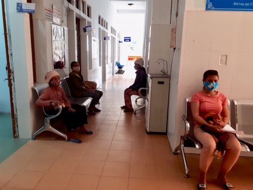 Trung tâm Y tế huyện Minh Long chỉ đạo các đơn vị trực thuộc khẩn cấp thực hiện các biện pháp phòng, chống dịch Covid-19 trong tình hình mới