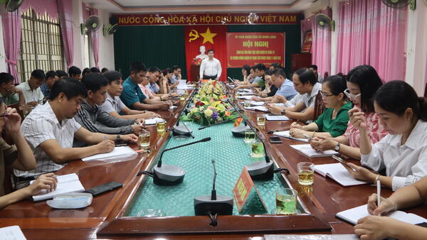 UBND XÃ MINH LONG TỔ CHỨC HỘI NGHỊ TRỰC BÁO ĐÁNH GIÁ HOẠT ĐỘNG THÁNG 10 VÀ TRIỂN KHAI PHƯƠNG HƯỚNG NHIỆM VỤ THÁNG 11 NĂM 2025.