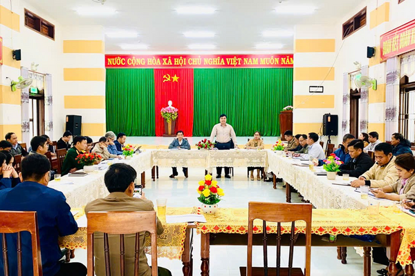 UBND huyện làm việc với xã Long Môn.